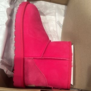UGG Classic Mini II Genuine Shearling Boot RADISH(HOT PINK) SIZE 8 NWT